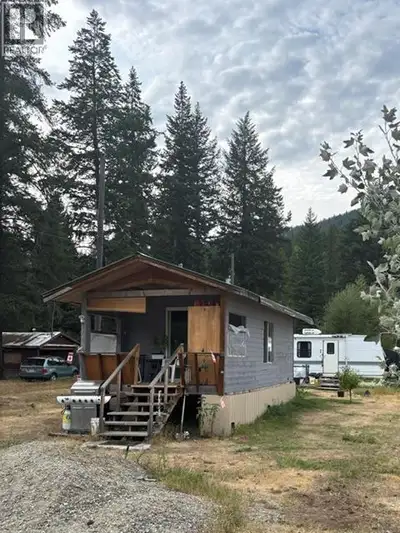 Check out this property for sale in Yahk and make it your own little piece of paradise. This flat lo...