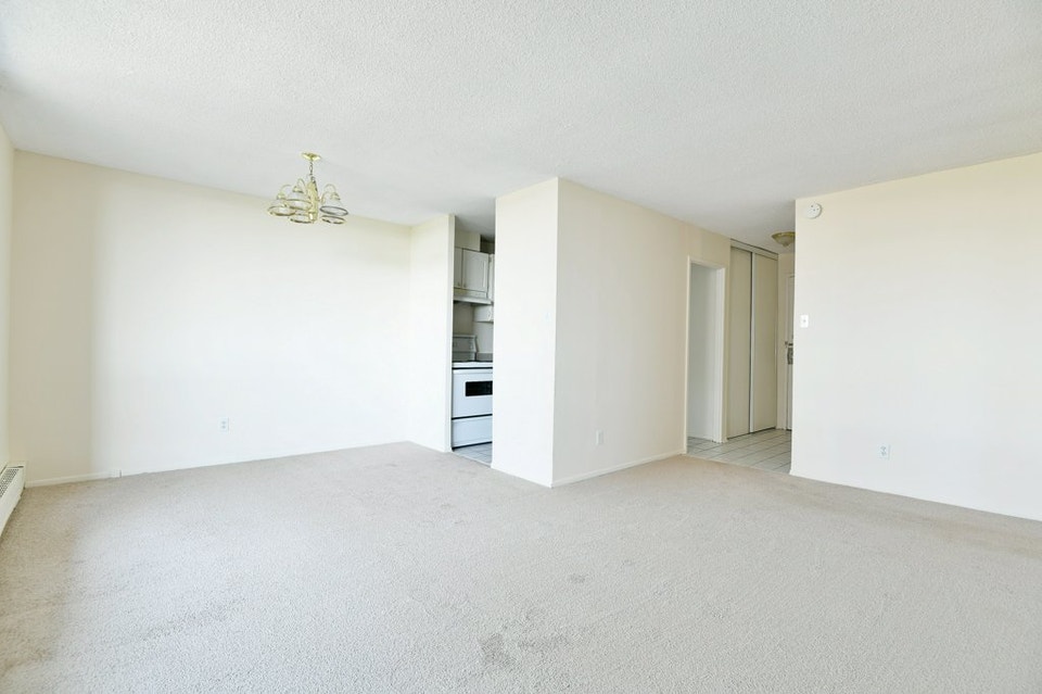 2 Bedroom Apartment in Ottawa South - Starting at $1799 + Hydro 3