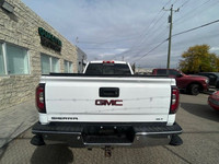 2018 GMC SIERRA SLT CREW CAB WITH AFTERMARKET WHEELS ALL SERVICES UP TO DATE WITH 47 SERVICE RECORDS... (image 5)
