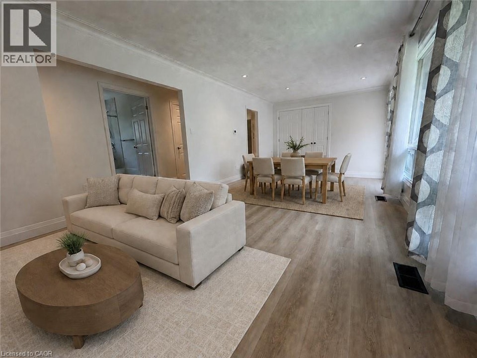 29 PUSEY Boulevard Unit# 1 Brantford, Ontario 3