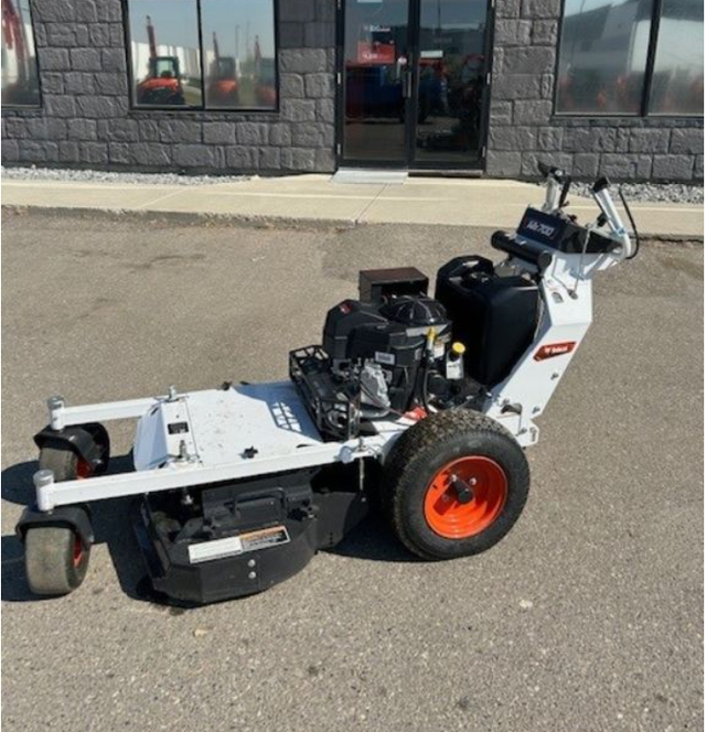 2023 BOBCAT WB 700 36 mower deck in Farming Equipment in Regina - Image 2