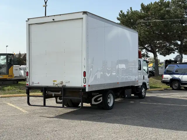 2022 Isuzu NRR CREW CAB | 16' BOX | LIFTGATE | DIESEL | 19500 GV in Cars & Trucks in Mississauga / Peel Region - Image 9