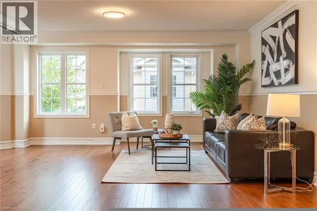 38 ARCHIBALD Mews Toronto, Ontario in Houses for Sale in City of Toronto - Image 20