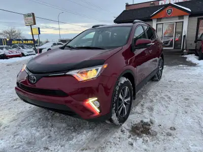 2018 Toyota RAV4 Reliable, Spacious, and Ready to Drive! This 2018 Toyota RAV4 is the perfect blend...