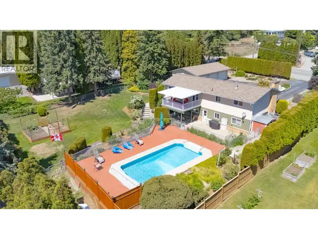 709 BARTLETT Drive Penticton, British Columbia in Houses for Sale in Penticton - Image 4