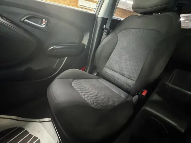 2015 Hyundai Tucson FWD 4dr Man GL in Cars & Trucks in Longueuil / South Shore - Image 30