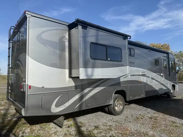 2011 Winnebago Sunstar Itasca 35RF in RVs & Motorhomes in Longueuil / South Shore - Image 3