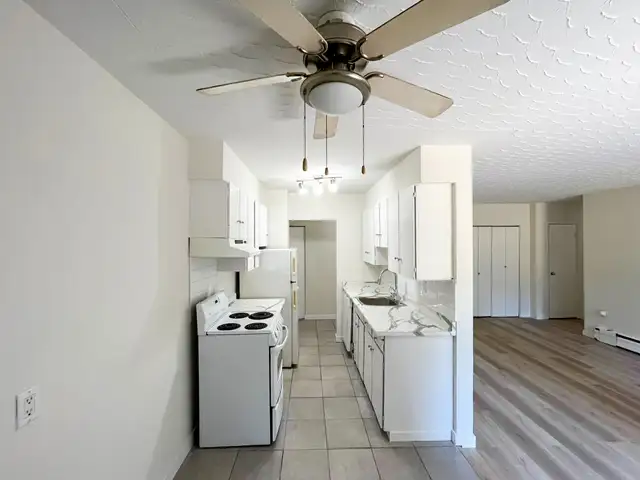 Whalley Apartment For Rent | Gateway Place Apartments in Long Term Rentals in Delta/Surrey/Langley - Image 6