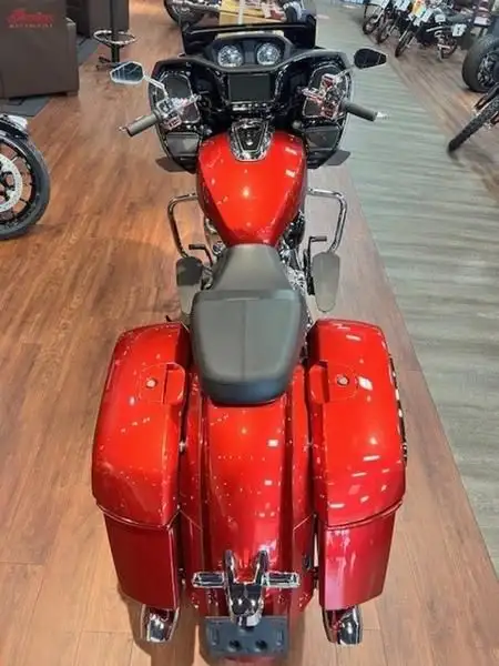 2021 Indian Motorcycle Challenger Limited Ruby Metallic in Sport Touring in Oakville / Halton Region - Image 4
