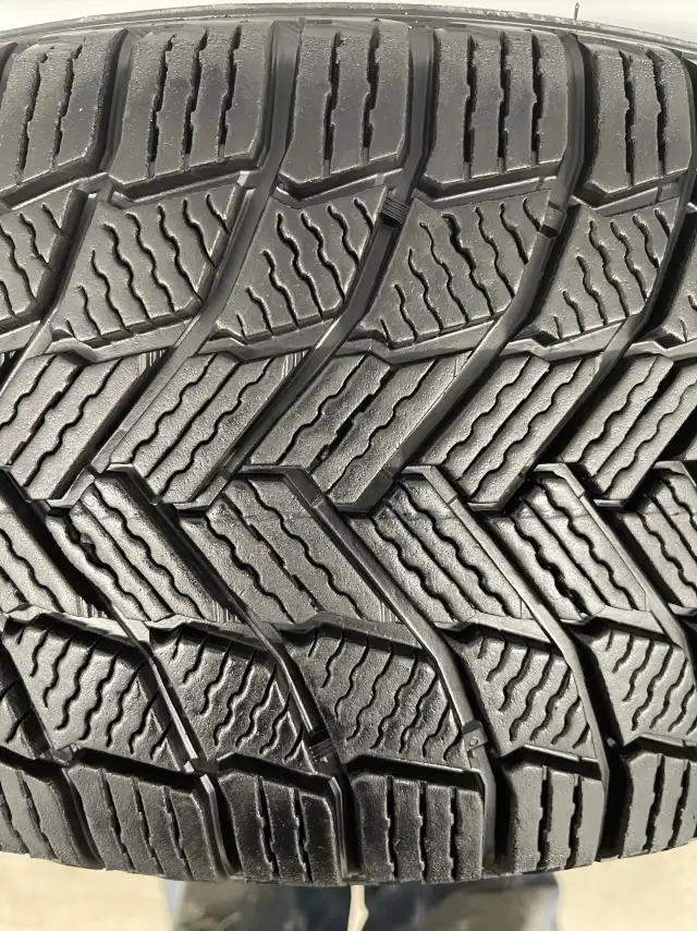 Pair2️⃣:  235/45R18 98H  XL MICHELIN X-Ice Snow. in Tires & Rims in Mississauga / Peel Region - Image 7