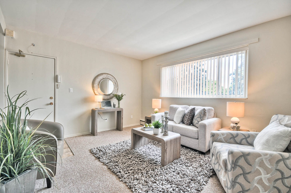 Great 2 bedroom apartment for rent near Downtown Brockville! Long