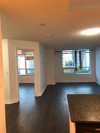 Yonge/Eglinton Condo 1 bed 1 den for rent available May or June