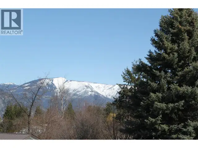 208 Maple Street Fauquier, British Columbia in Houses for Sale in Nelson - Image 21
