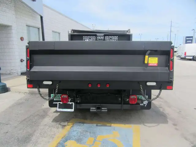 2023 Ford F-550 CREW CAB 4X4 DIESEL WITH 12FT STEEL DUMP BOX in Cars & Trucks in Oakville / Halton Region - Image 5