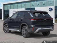This Volkswagen Tiguan delivers a Intercooled Turbo Regular Unleaded I-4 2.0 L/121 engine powering t... (image 4)