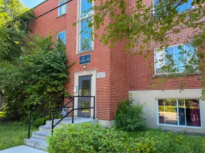 Saint Laurent 3 Bedroom Apartment for Rent - 1650 - 1670 Rue Deg, View more