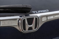 ... Engine: Moteur à 4 cylindres 1.5L L/100Km City: 8.7 L/100Km Hwy: 7.2 (image 9)
