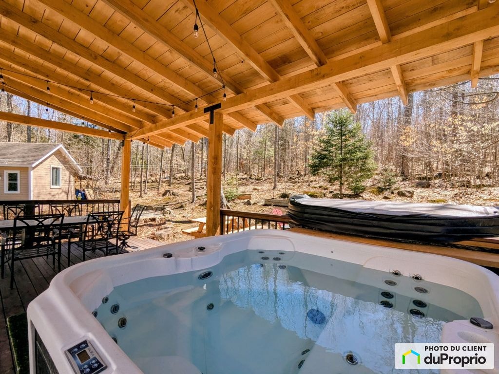 $749,000 - 2 Storey for sale in St-Hippolyte — photo 3