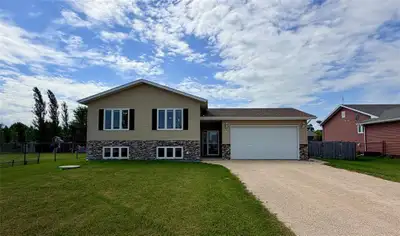 R38//Oakville/Looking for more space, a welcoming community, and a place to truly call home? Welcome...