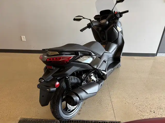 2025 Yamaha Xmax in Sport Touring in Saskatoon - Image 4