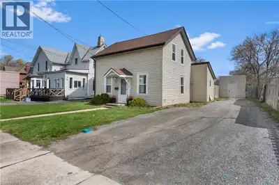 Welcome to 146 Oakdale Ave in St. Catharines, a move in ready two storey home sitting on a deep 50 x...