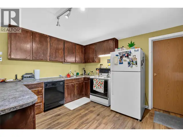 355 & 357 Gwyer Street Penticton, British Columbia in Houses for Sale in Penticton - Image 23
