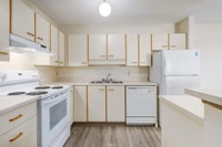 Amenities: Fireplace • Playground • In-suite Laundry Suite & Building: Spacious two-bedroom and thre... (image 4)