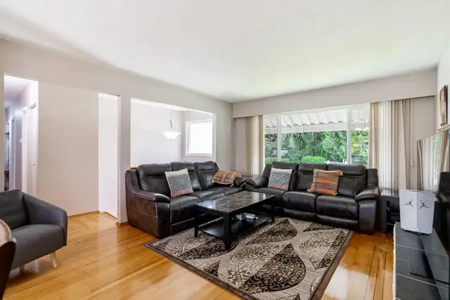 11065 86 AVENUE Delta, British Columbia in Houses for Sale in Richmond - Image 9