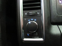 RAM 1500 2023 CLASSIC SLT V-8 5.7 LITRES HÉMI CREW-CAB BOITE 5.7 PIEDS 4X4 / PNEUS 35 POUCES NEUF HO... (image 8)