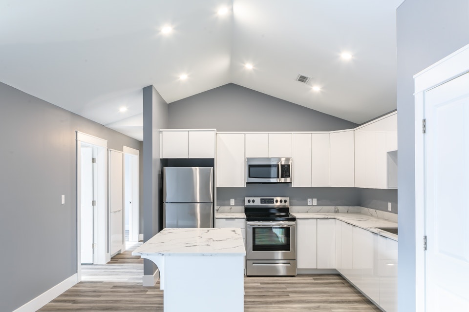 3 Bedroom Suite Available in Cornwall 1