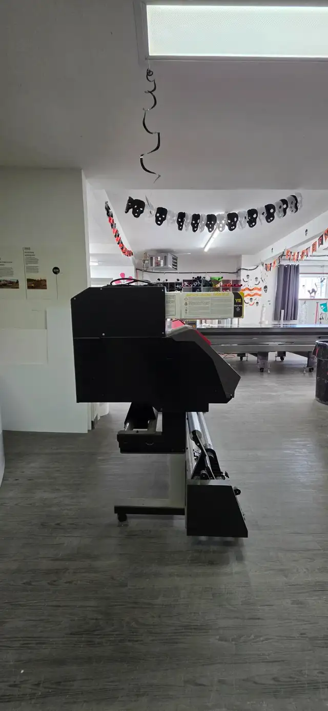 VersaEXPRESS RF-640 64" Eco-Solvent Inkjet Printer64840209127937122