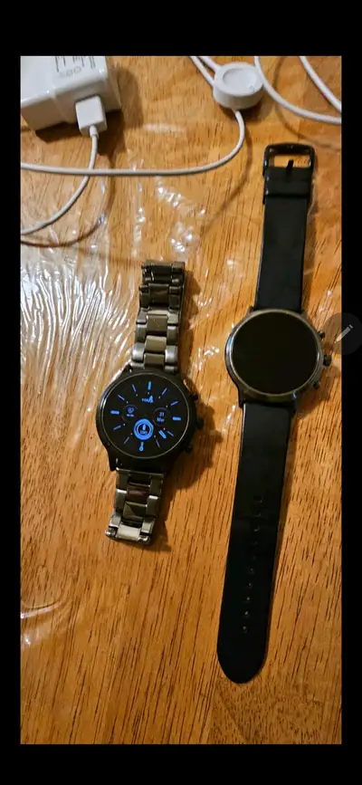 Looking to sell my fossil 6th gen smart watch works great just dont wear it anymore comes with anoth...