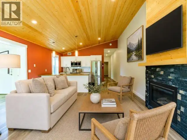 35- TAKHINI MEADOWS DRIVE Whitehorse North, Yukon in Houses for Sale in Whitehorse - Image 10