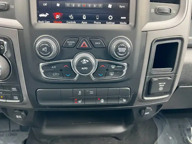 2020 Ram 1500 Classic in Cars & Trucks in Ottawa - Image 26