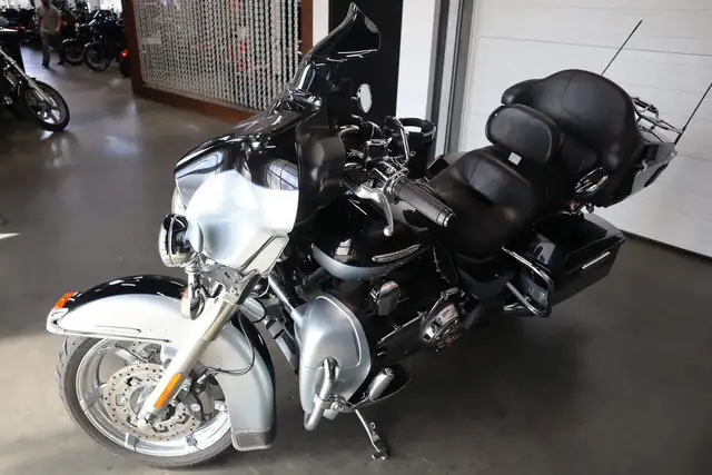 2012 Harley-Davidson Touring FLHTK - Electra Glide Ultra Limited in Sport Touring in Strathcona County - Image 13