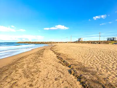 MLS® #: NB146673 RARE BEACHFRONT & OCEANFRONT OPPORTUNITY NEXT TO THE PETIT-CAP PIER! Welcome to a u...