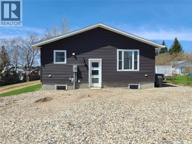 46 Newcombe STREET Manor, Saskatchewan in Houses for Sale in Regina - Image 3