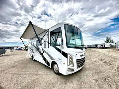 Full Wall Slide, Exterior Kitchen, 8,000 lbs Trailer Hitch w/ 7-pin Round Connector, Auto Leveling J...