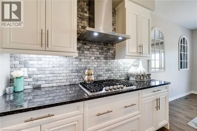 56 SMITH'S CREEK Drive New Hamburg, Ontario in Houses for Sale in Kitchener / Waterloo - Image 17
