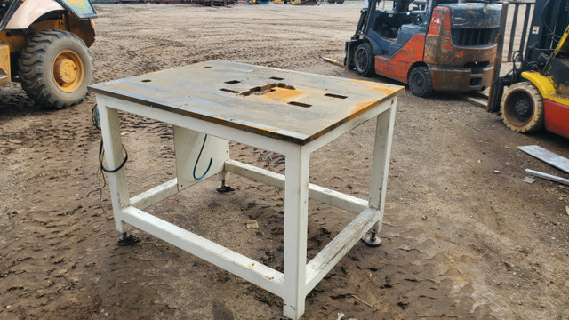 welding table work bench in Tool Storage & Benches in Brantford