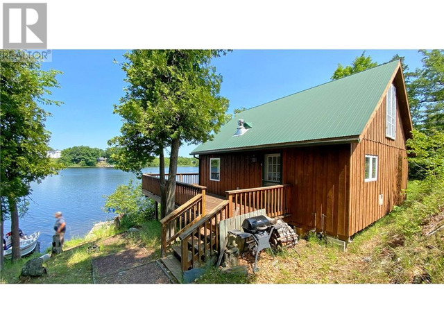561 GRACEYS ISLAND Sharbot Lake, Ontario in Houses for Sale in Kingston - Image 4