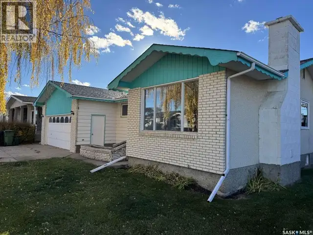 58 Stewart CRESCENT Yorkton, Saskatchewan in Houses for Sale in Regina - Image 3