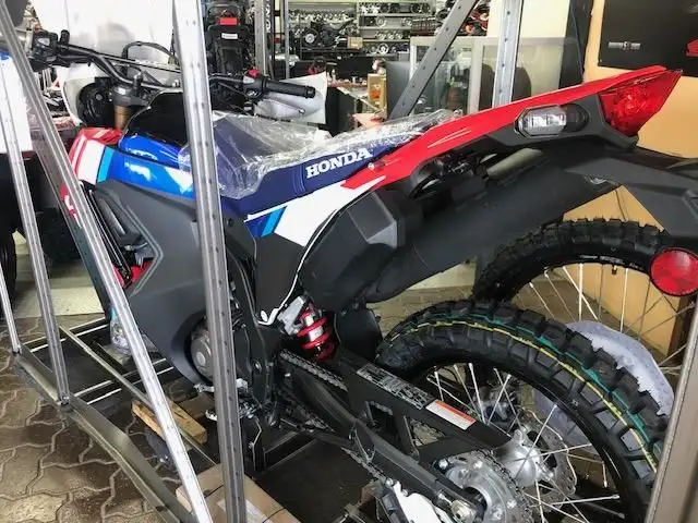 2025 HONDA CRF 300 LRAS Rally Dual Sport ABS HRC in Street, Cruisers & Choppers in Winnipeg - Image 3