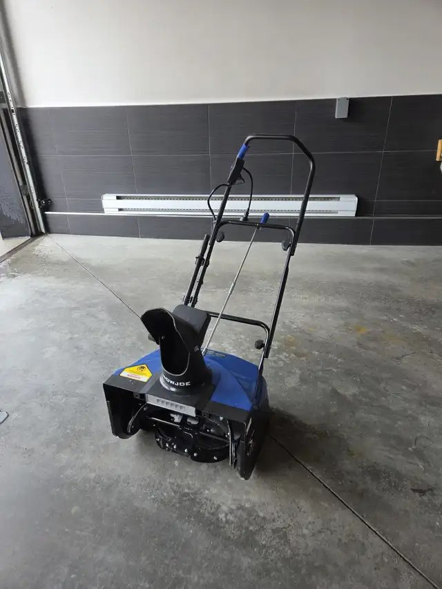 ( PRIX REDUIT )SOUFFLEUSE ELECTRIQUE in Snowblowers in Laval / North Shore - Image 3