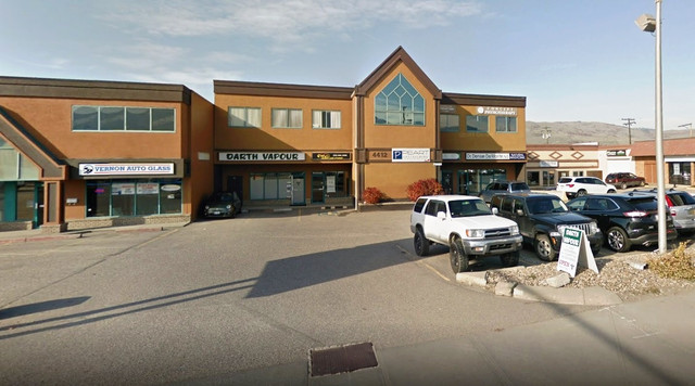 Retail / Office for lease, Vernon - 4412 27th Street in Commercial & Office Space for Rent in Vernon