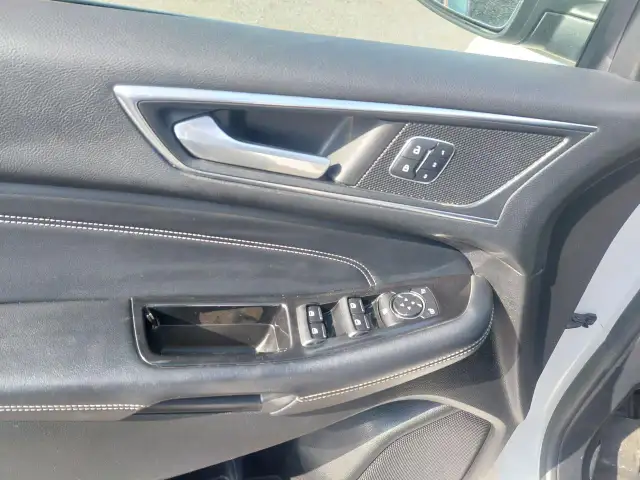 2017 Ford Edge Titanium5257671575876608024