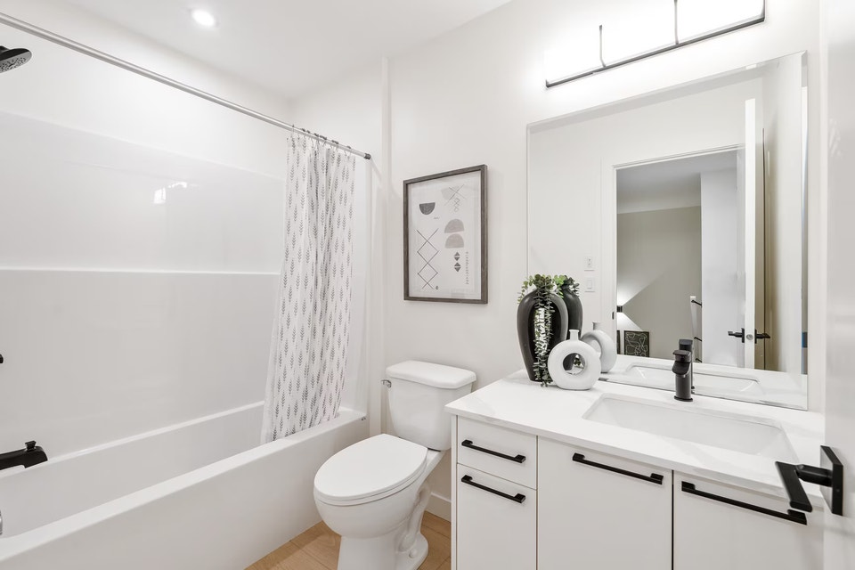 310 Ballantrae Dr- 2 Bedroom 2