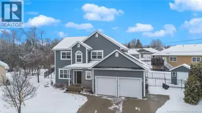 Beautifully maintained family home located in the highly sought-after Morning Gate Subdivision. Tuck...