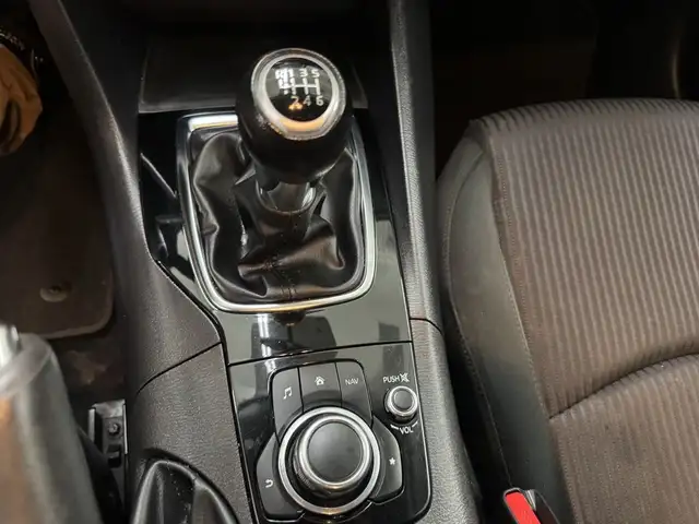 2015 Mazda Mazda3 4dr Sdn Man GS in Cars & Trucks in Longueuil / South Shore - Image 25