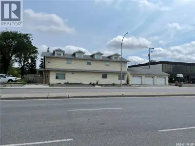 Great investment opportunity on high traffic street. Presently configued unto 2 large suites but can...